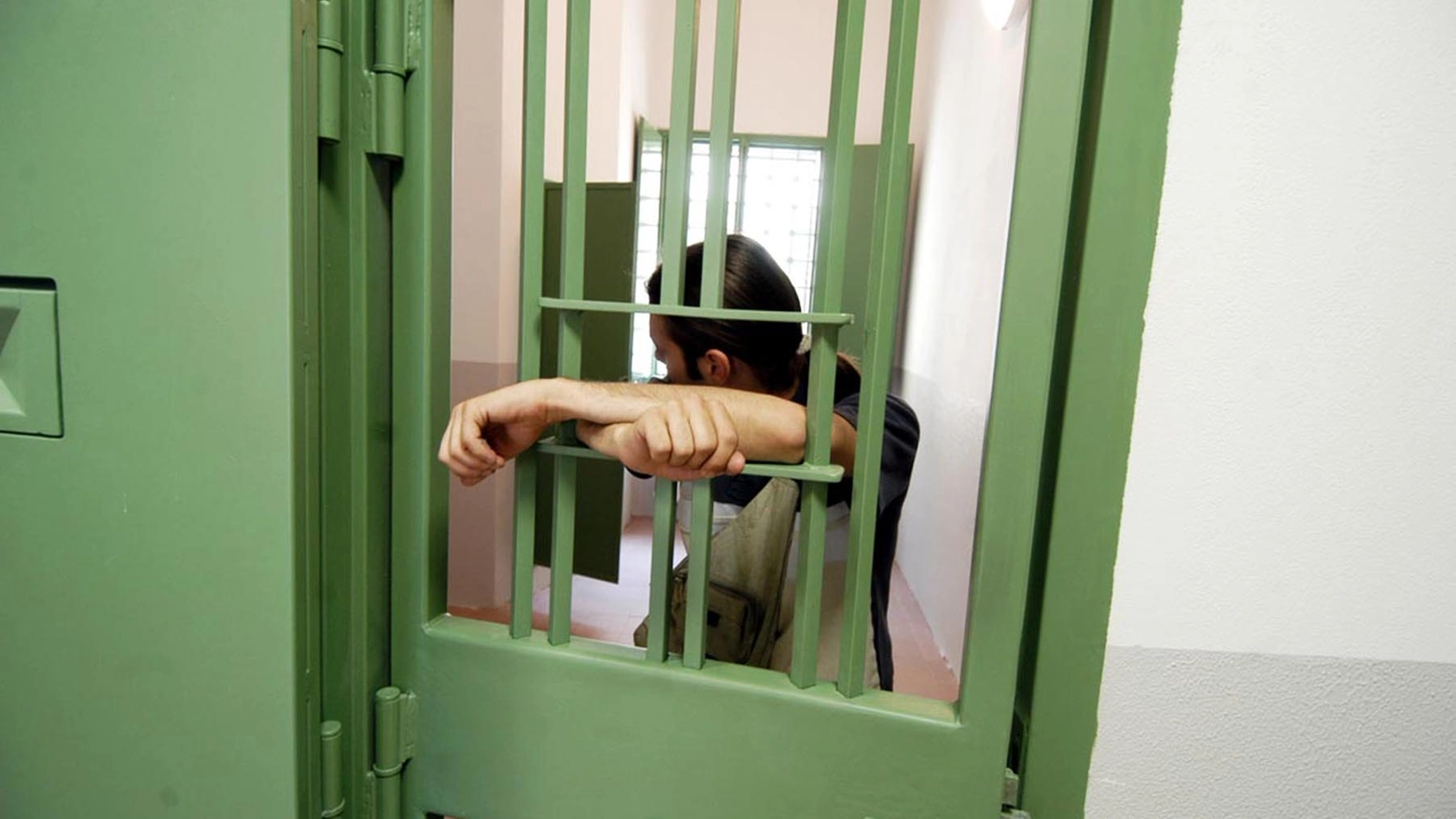 Un detenuto in carcere (Archivio)
