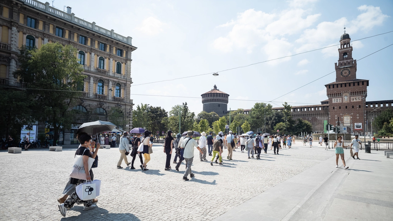 Sulla Lombardia continua l’ondata di caldo inteso e afoso Sulla Lombardia continua l’ondata di caldo inteso e afoso