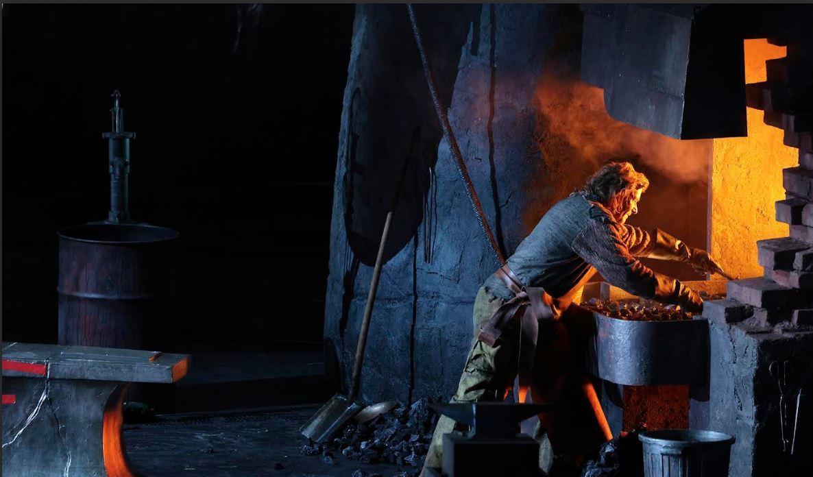 L’eterno Siegfried di scena alla Scala: "Sembra una satira, poi la tragedia" L’eterno Siegfried di scena alla Scala: "Sembra una satira, poi la tragedia"
