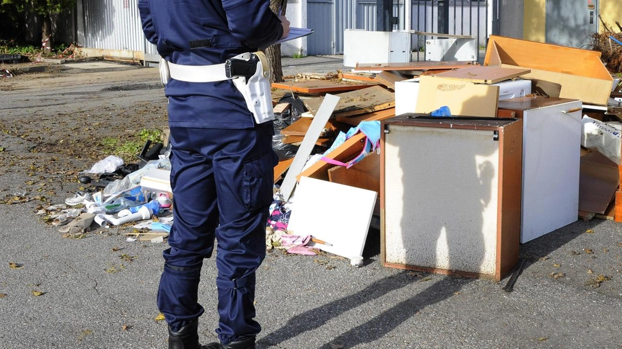 Sono residenti nel Comune di Corsico i responsabili dell’abbandono di rifiuti in via Diaz. Gli incivili hanno scaricato sacchi e... Sono residenti nel Comune di Corsico i responsabili dell’abbandono di rifiuti in via Diaz. Gli incivili hanno scaricato sacchi e...