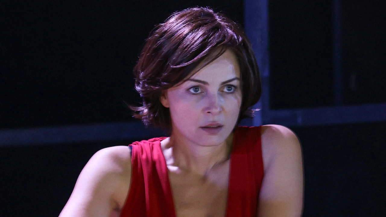 Da stasera aa domenica Violante Placido è a Milano con “1984” di Orwell per la regia di Giancarlo Nicoletti Da stasera aa domenica Violante Placido è a Milano con “1984” di Orwell per la regia di Giancarlo Nicoletti