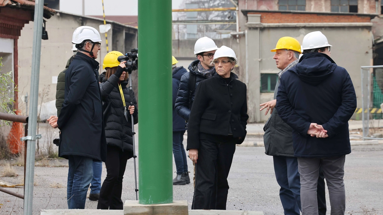 Sopralluogo alla Caffaro con il sindaco Laura Castelletti e il commissario straordinario Mario Nova Sopralluogo alla Caffaro con il sindaco Laura Castelletti e il commissario straordinario Mario Nova