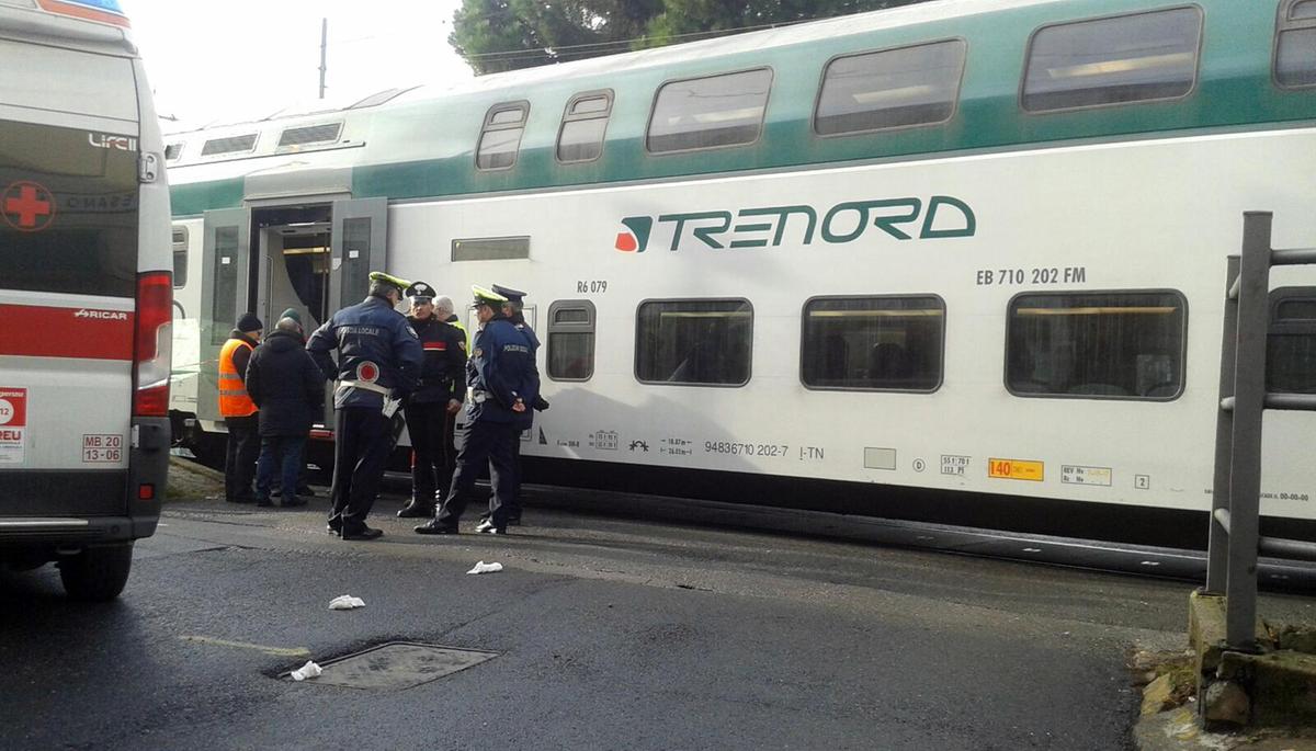 treni passeggeri avvistano un morto in un fosso tra milano e san donato ritardi su linee ordinarie e av