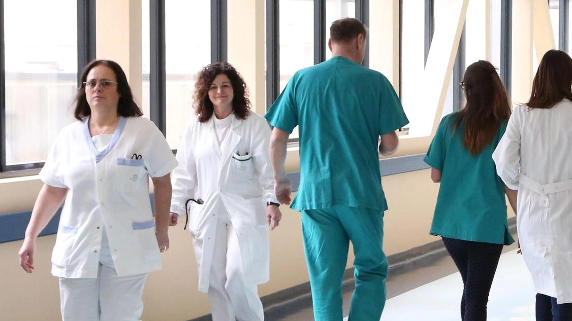 L’Azienda regionale per i’Innovazione e gli acquisti Spa ha bandito un concorso internazionale per la progettazione del Grande Ospedale... L’Azienda regionale per i’Innovazione e gli acquisti Spa ha bandito un concorso internazionale per la progettazione del Grande Ospedale...