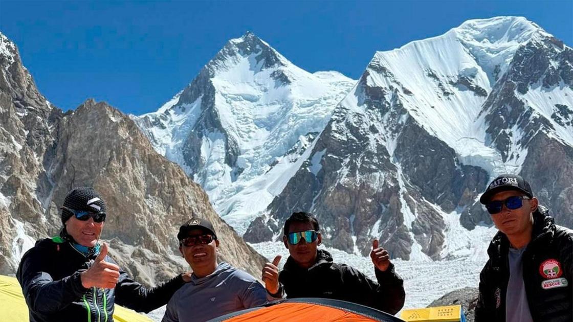 Confortola in cima al Gasherbrum I Confortola in cima al Gasherbrum I
