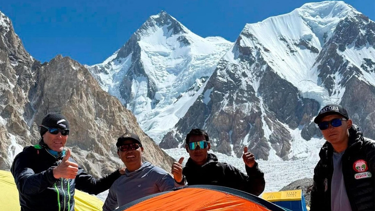 Marco Confortola, alpinista della Valfurva, dopo l'Everest ha conquistato anche il Gasherbrum I in Pakistan Marco Confortola, alpinista della Valfurva, dopo l'Everest ha conquistato anche il Gasherbrum I in Pakistan