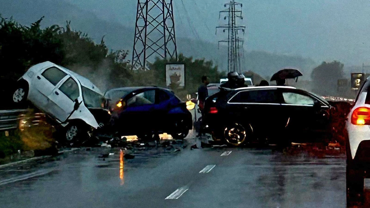 L'incidente sulla Provinciale 42 all'altezza di Esine L'incidente sulla Provinciale 42 all'altezza di Esine