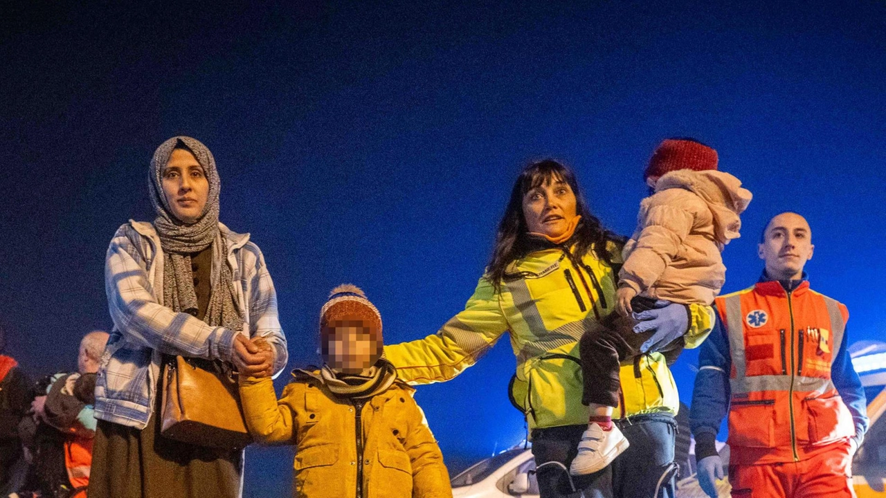 Hanno dai quattro mesi ai 14 anni i piccoli atterrati a Linate giovedì notte. Bertolaso: "Seguiti nelle strutture migliori, noi aiutiamo chi ha bisogno".