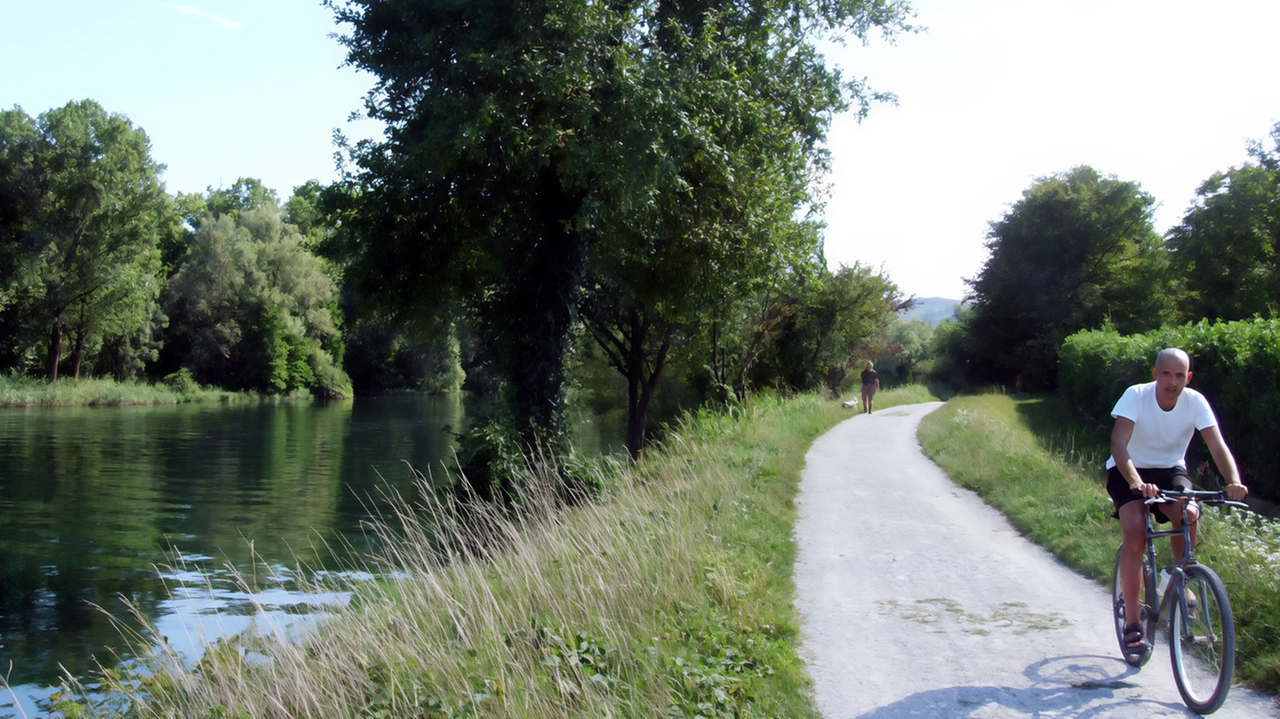 Filo blu è il nome di un progetto di valorizzazione del territorio attraversato dall’Adda Filo blu è il nome di un progetto di valorizzazione del territorio attraversato dall’Adda