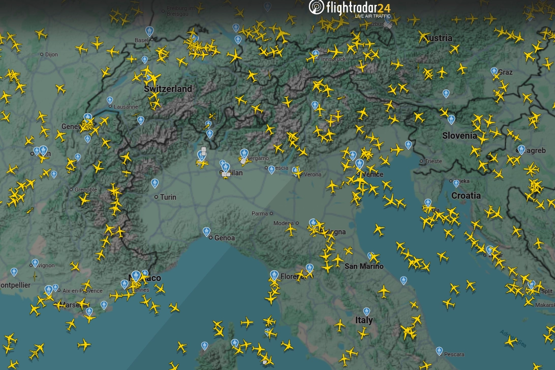 La "fotografia" dei cieli del Nordovest sabato 28 giugno dopo le 21: come si può notare nessun velivolo è presente in tutta l'area che corrisponde grosso modo a Lombardia, Piemonte, Liguria e parte dell'Emilia-Romagna