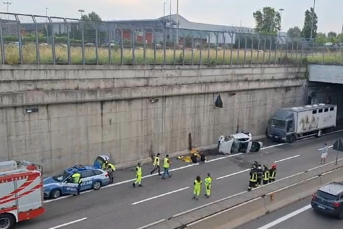 Incidente in tangenziale Nord: il luogo del terribile schianto che ha portato alla morte di due ragazzi