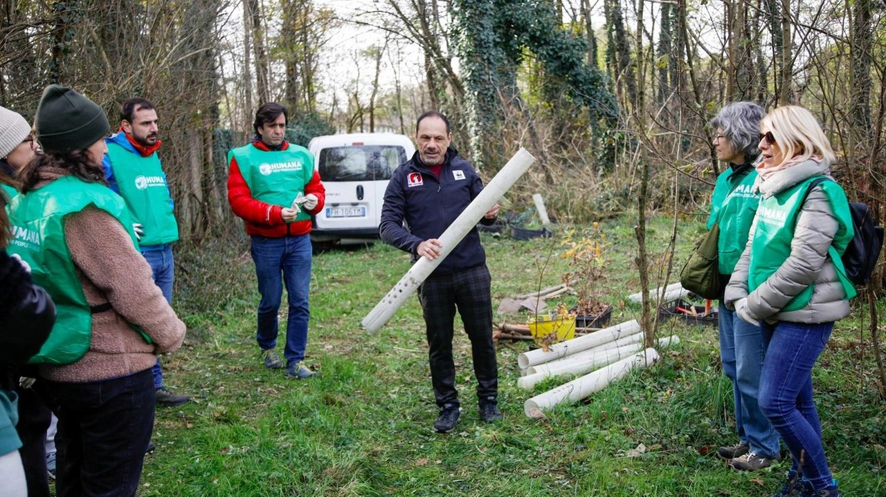 Il progetto "Vestiamo il futuro di verde" pianta 30mila alberi in Oasi Wwf Italia, promuovendo la tutela ambientale e sociale con coinvolgimento della comunità. Il progetto "Vestiamo il futuro di verde" pianta 30mila alberi in Oasi Wwf Italia, promuovendo la tutela ambientale e sociale con coinvolgimento della comunità.