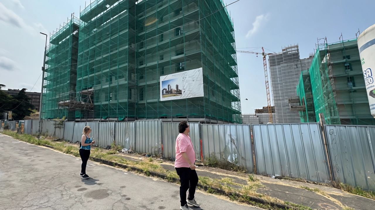 Housing sociale: un mix abitativo integrato da servizi di prossimità, spazi condivisi e una App di quartiere per supportare la socialità e l’abitare collaborativo Housing sociale: un mix abitativo integrato da servizi di prossimità, spazi condivisi e una App di quartiere per supportare la socialità e l’abitare collaborativo
