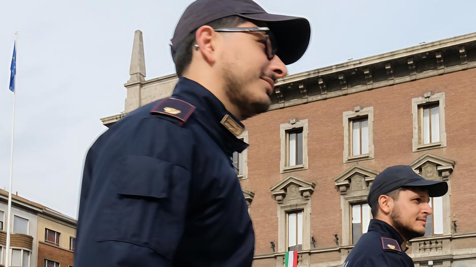 Il “belloccio“ con 300 grammi hashish Il “belloccio“ con 300 grammi hashish