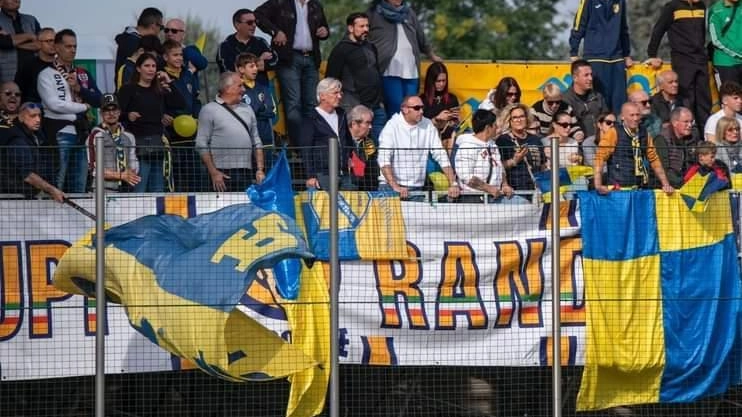 Dopo anni l'Arconatese torna nel suo stadio, ma il pareggio contro il Club Milano delude i tifosi. La squadra cerca di risollevarsi in classifica. Dopo anni l'Arconatese torna nel suo stadio, ma il pareggio contro il Club Milano delude i tifosi. La squadra cerca di risollevarsi in classifica.