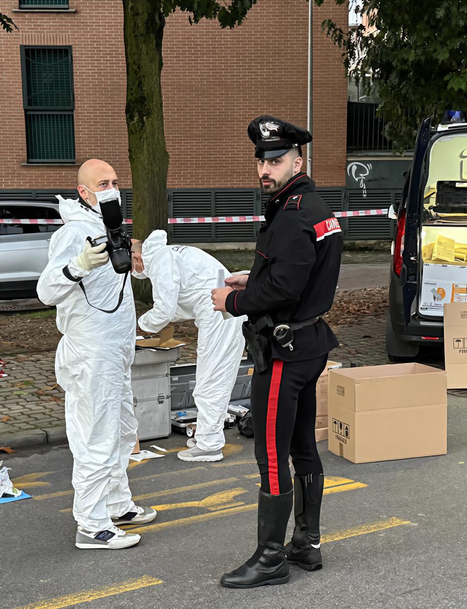 Nel quartiere delle ombre. Spaccio, rifiuti, sbandati: "Ogni sera c’è qualcosa. Forse hanno pure sbagliato" Nel quartiere delle ombre. Spaccio, rifiuti, sbandati: "Ogni sera c’è qualcosa. Forse hanno pure sbagliato"