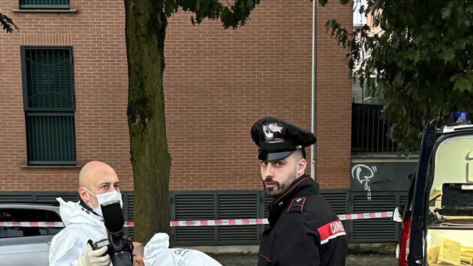 Nel quartiere delle ombre. Spaccio, rifiuti, sbandati: "Ogni sera c’è qualcosa. Forse hanno pure sbagliato"