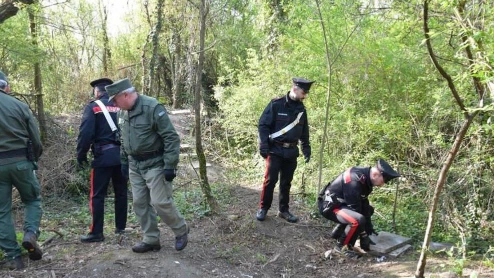 Smantellato un bivacco in località Molino del trotto e fermato un marocchino di 28 anni senza fissa dimora, che probabilmente... Smantellato un bivacco in località Molino del trotto e fermato un marocchino di 28 anni senza fissa dimora, che probabilmente...