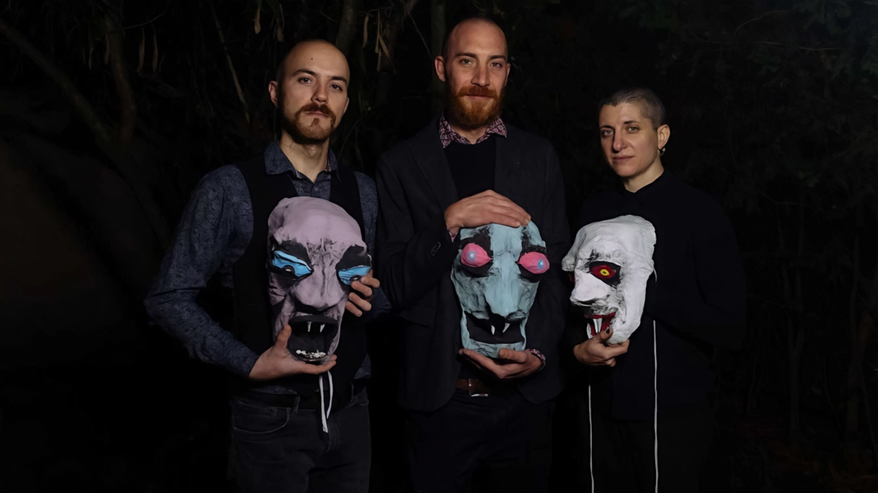 Andrea Cavenago, bassista e autore dei brani: "Un’esperienza bellissima". Il gruppo, nato nel 2017, ha pubblicato un Ep e l’album Quinta Stagione. Andrea Cavenago, bassista e autore dei brani: "Un’esperienza bellissima". Il gruppo, nato nel 2017, ha pubblicato un Ep e l’album Quinta Stagione.
