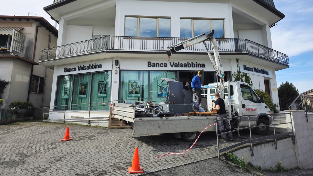 Bancomat fatto esplodere ad Adro, nel Bresciano