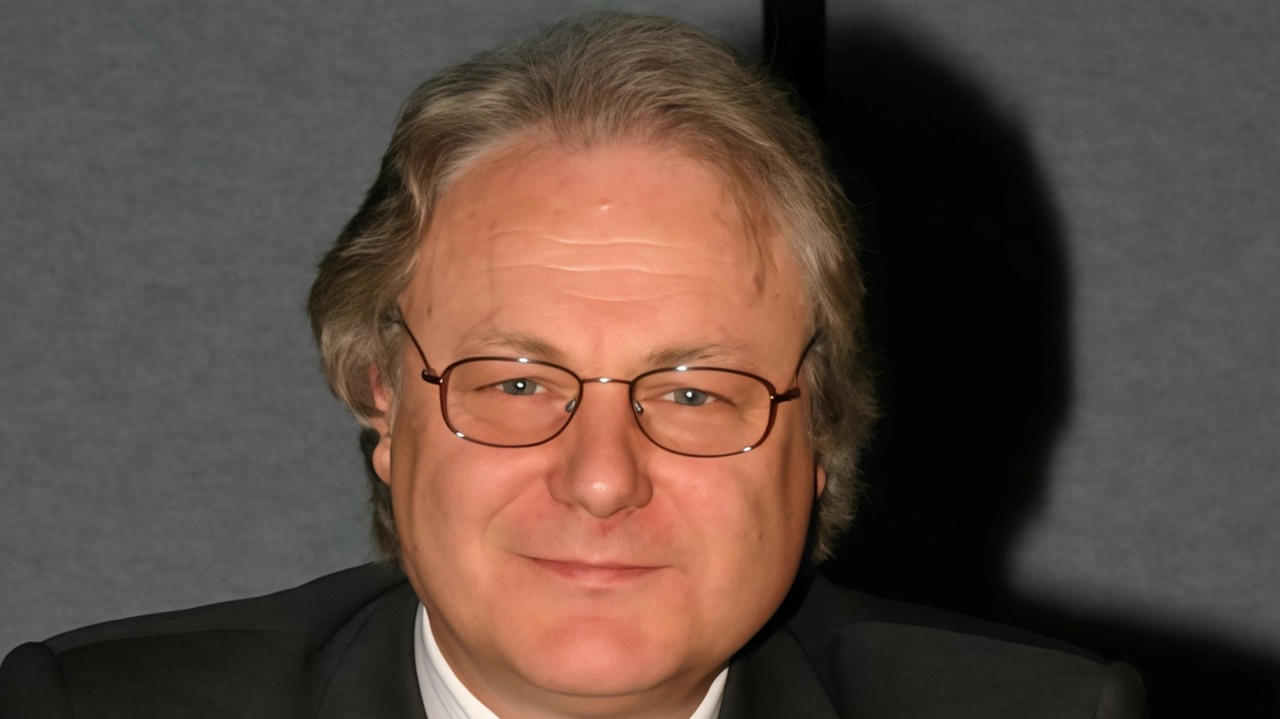 Alberto Morandi è stato eletto per la prima volta nel CdA della banca nel 1999 e riconfermato per tre mandati fino al 2009