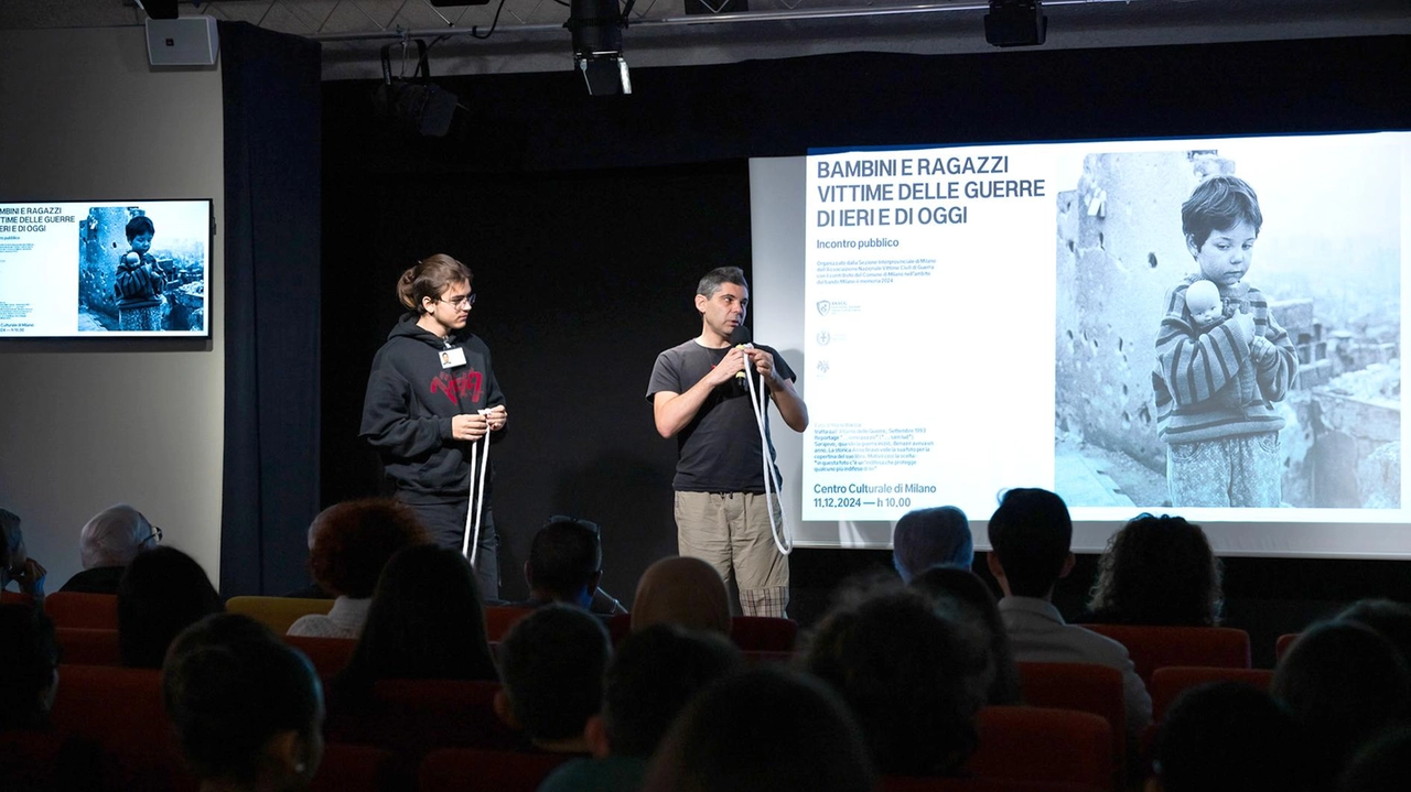 L’incontro dei ragazzi con gli ospiti che hanno parlato di guerra e pace L’incontro dei ragazzi con gli ospiti che hanno parlato di guerra e pace
