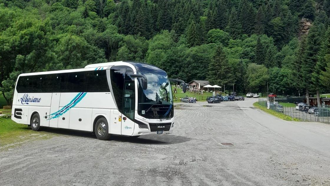 Studenti in gita vandalizzano il pullman che li porta a Milano. E il risarcimento? Non ci sarà