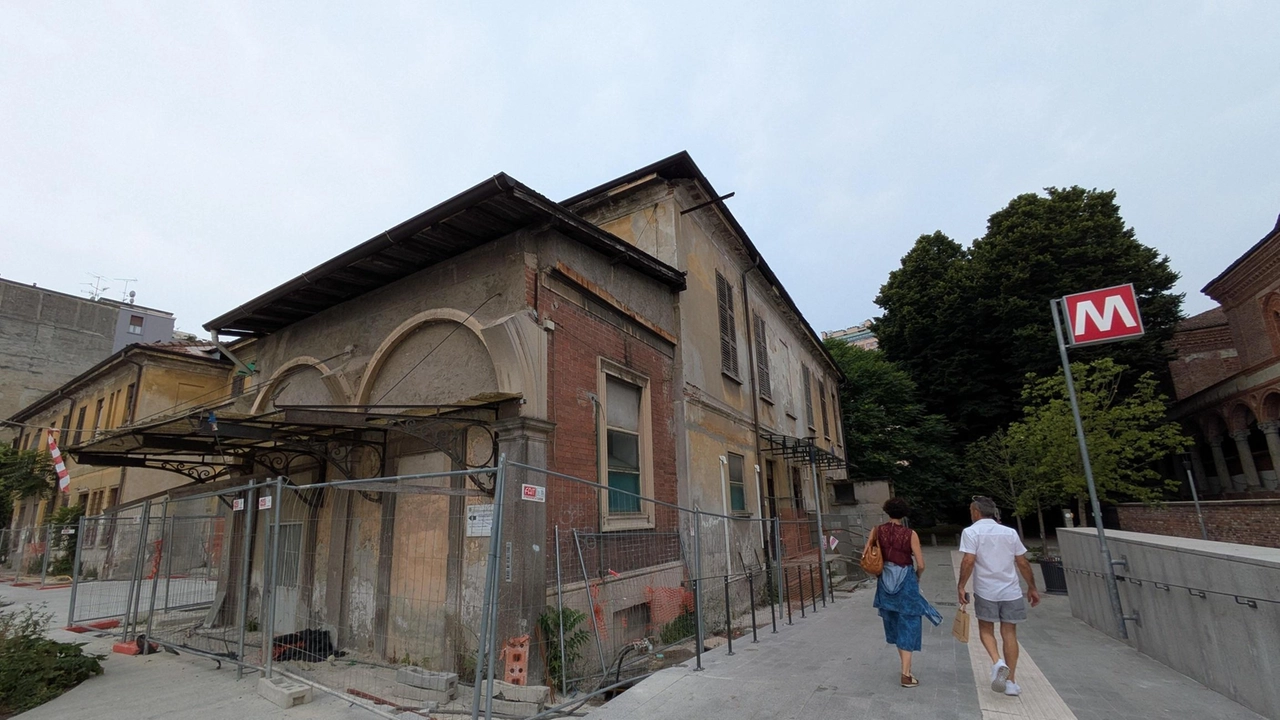 L’edificio in via Francesco Sforza attualmente è vuoto e inutilizzato L’edificio in via Francesco Sforza attualmente è vuoto e inutilizzato