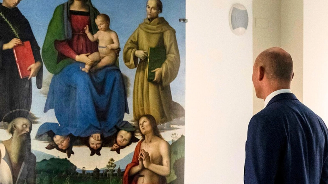 Ammira la Pala Tezi del Perugino a Lecco, un evento unico che celebra l'arte e la bellezza fino al 20 dicembre.