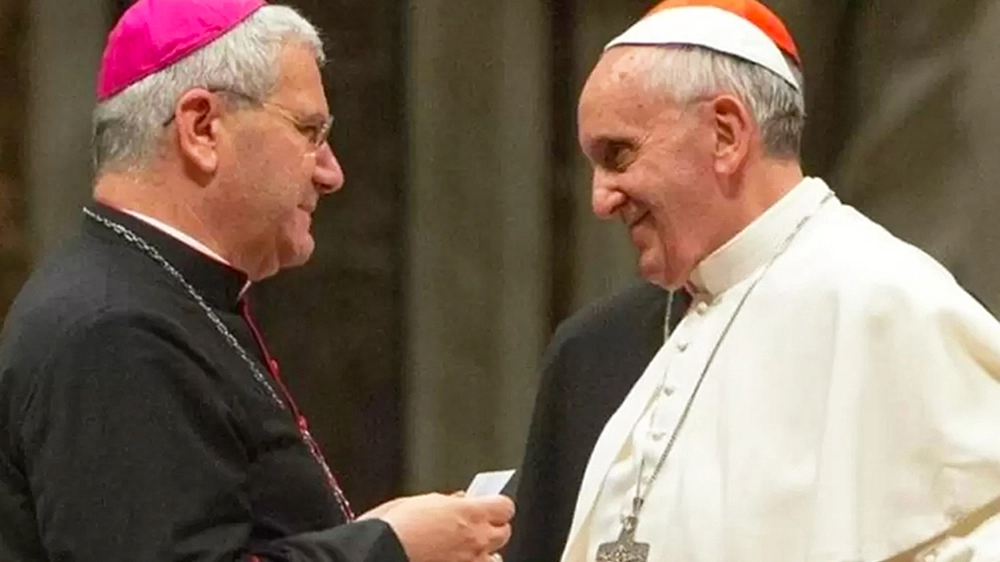 Il vescovo di Bergamo, Francesco Beschi, e Papa Francesco Il vescovo di Bergamo, Francesco Beschi, e Papa Francesco