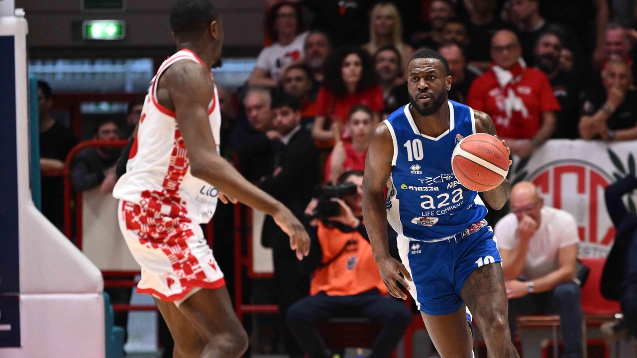 La Pallacanestro Brescia domina a Pistoia e si regala una domenica in vetta solitaria alla LBA. Si giocherà oggi lo... La Pallacanestro Brescia domina a Pistoia e si regala una domenica in vetta solitaria alla LBA. Si giocherà oggi lo...