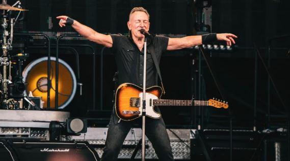 Bruce Springsteen a San Siro: l’orario d’apertura dei cancelli e la scaletta del concerto Bruce Springsteen a San Siro: l’orario d’apertura dei cancelli e la scaletta del concerto