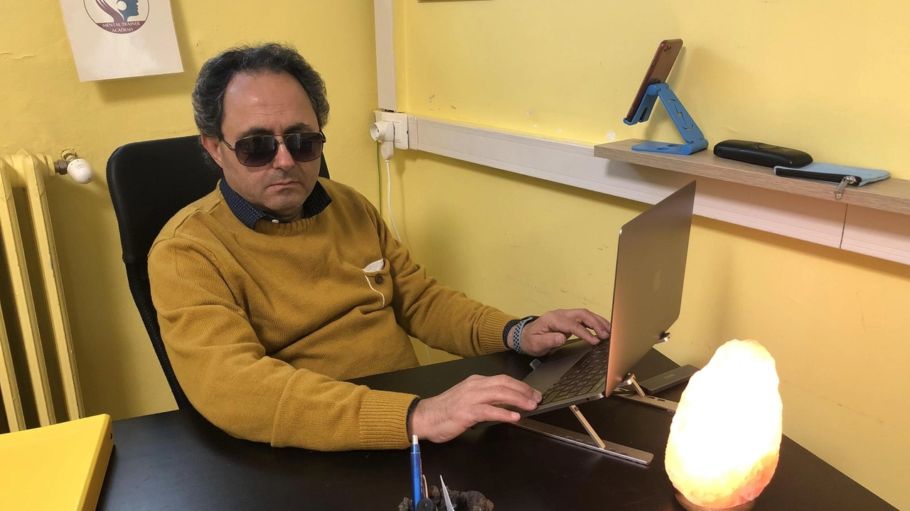 Maroncelli è un mental coach professionista Lavora a Novate dal 1989 ed è il referente per la Mental Trainer Academy in Italia Maroncelli è un mental coach professionista Lavora a Novate dal 1989 ed è il referente per la Mental Trainer Academy in Italia