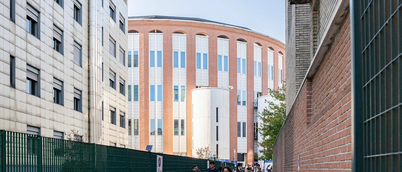 Commenti sessisti sui social: così la Bocconi ha punito (in gran velocità) gli studenti del Loggione