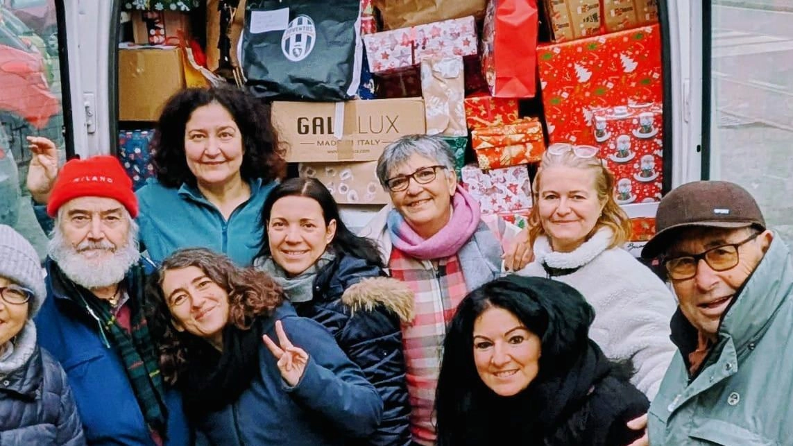 Il Natale a Segrate è solidale: raccolte oltre 600 scatole regalo per le famiglie in difficoltà. Oltre 600 Scatole di... Il Natale a Segrate è solidale: raccolte oltre 600 scatole regalo per le famiglie in difficoltà. Oltre 600 Scatole di...