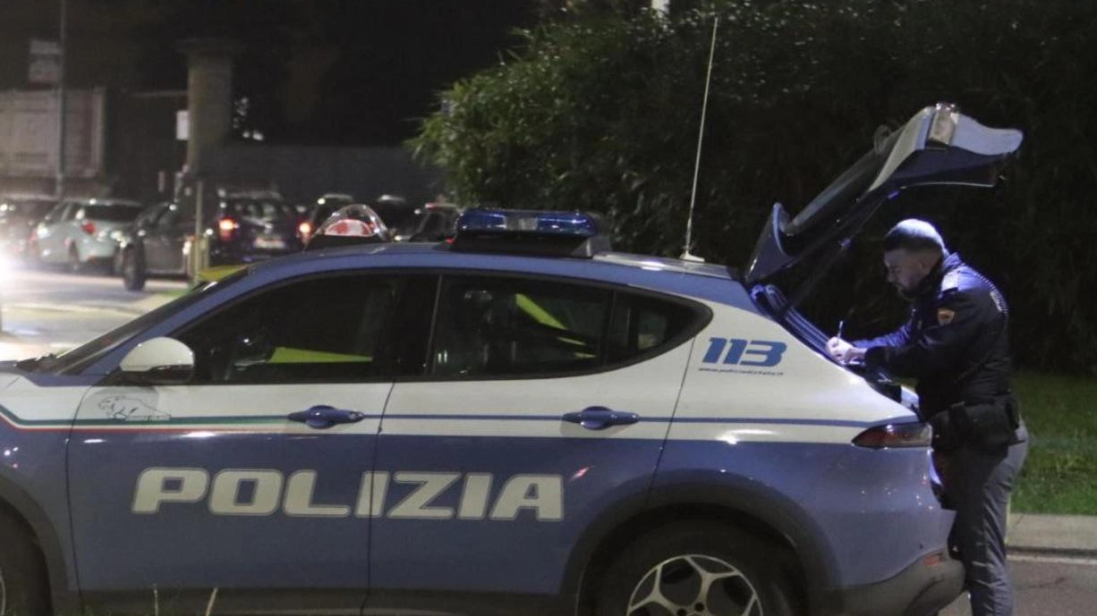Li vede tutti i giorni davanti al supermercato in zona Centrale dove lavora come vigilante. Così li ha subito riconosciuti... Li vede tutti i giorni davanti al supermercato in zona Centrale dove lavora come vigilante. Così li ha subito riconosciuti...