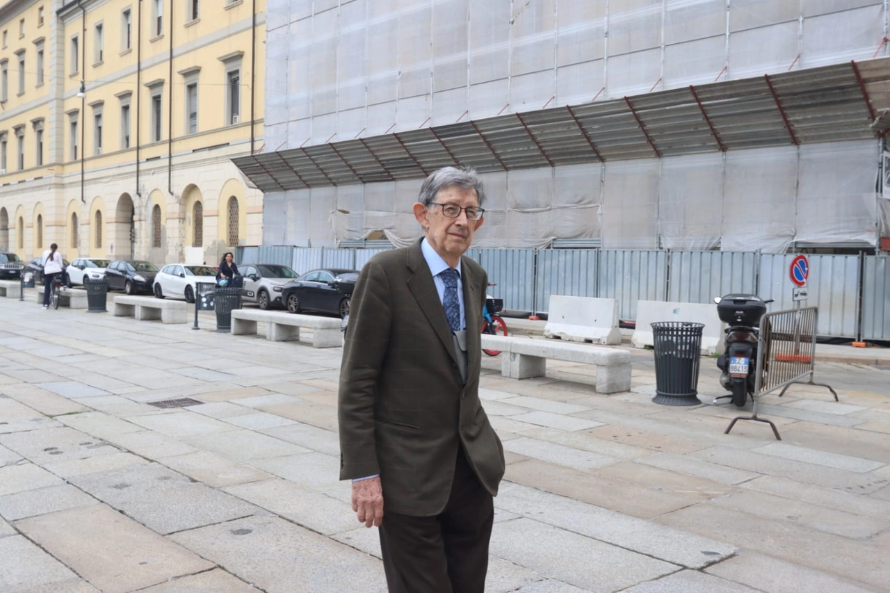 Piero Giarda arriva alla Cattolica (foto Salmoirago)