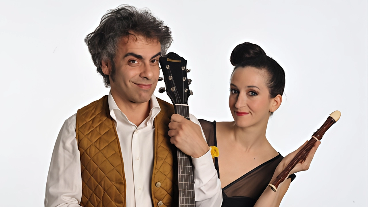 La compagnia A.T.I.R. presenta "El nost Milan" al Carcano, con Lella Costa e la regia di Serena Sinigaglia. La compagnia A.T.I.R. presenta "El nost Milan" al Carcano, con Lella Costa e la regia di Serena Sinigaglia.