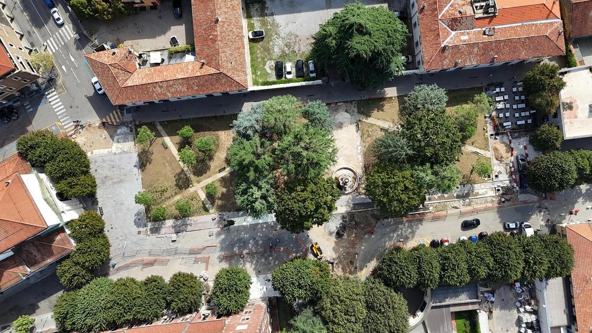 Il restyling di piazza Visconti . Da domani nuove chiusure ma i cantieri sono al rush finale
