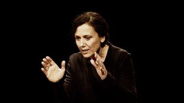 Uno spettacolo ispirato alla vita di Tina Modotti, la celebre fotografa e militante nata a Udine nel 1896, quello che... Uno spettacolo ispirato alla vita di Tina Modotti, la celebre fotografa e militante nata a Udine nel 1896, quello che...