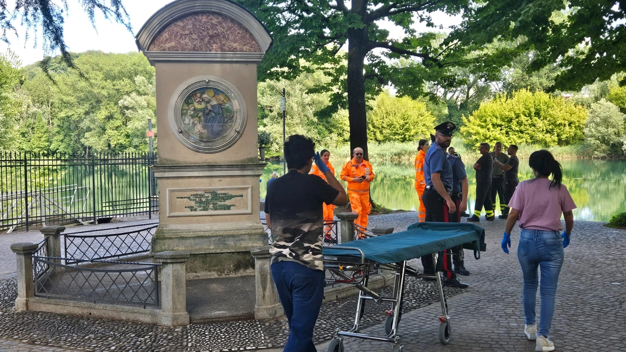 Il recupero del cadavere a Brivio Il recupero del cadavere a Brivio