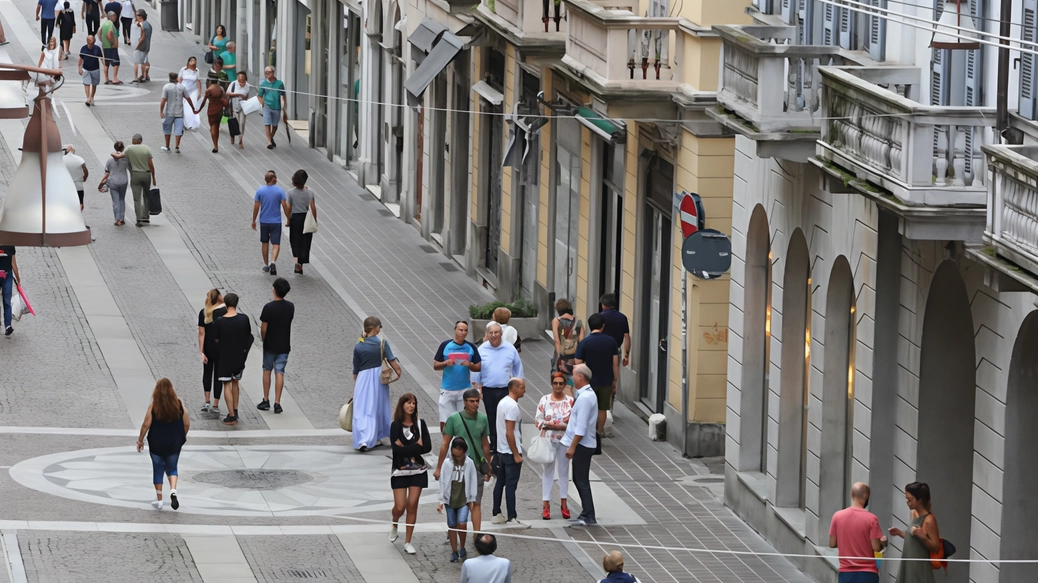 Il Comune insieme alle associazioni di categoria e al Distretto urbano del commercio ha dato il via a un progetto da 53.000 euro Il Comune insieme alle associazioni di categoria e al Distretto urbano del commercio ha dato il via a un progetto da 53.000 euro