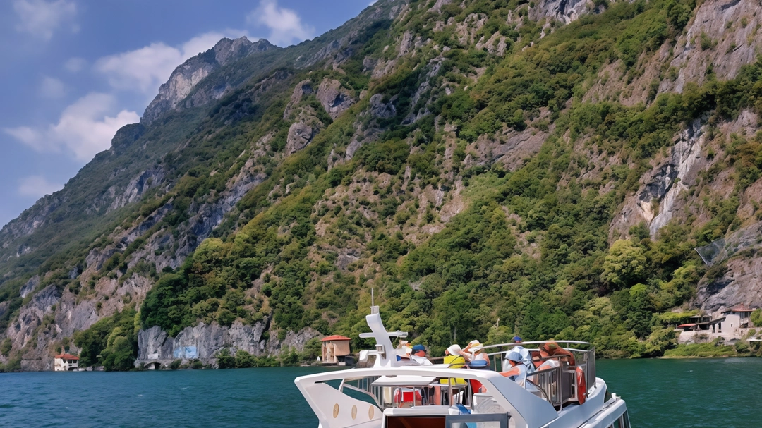 Incontro Italia-Svizzera sulla navigazione In vista azioni comuni sulle criticità Incontro Italia-Svizzera sulla navigazione In vista azioni comuni sulle criticità
