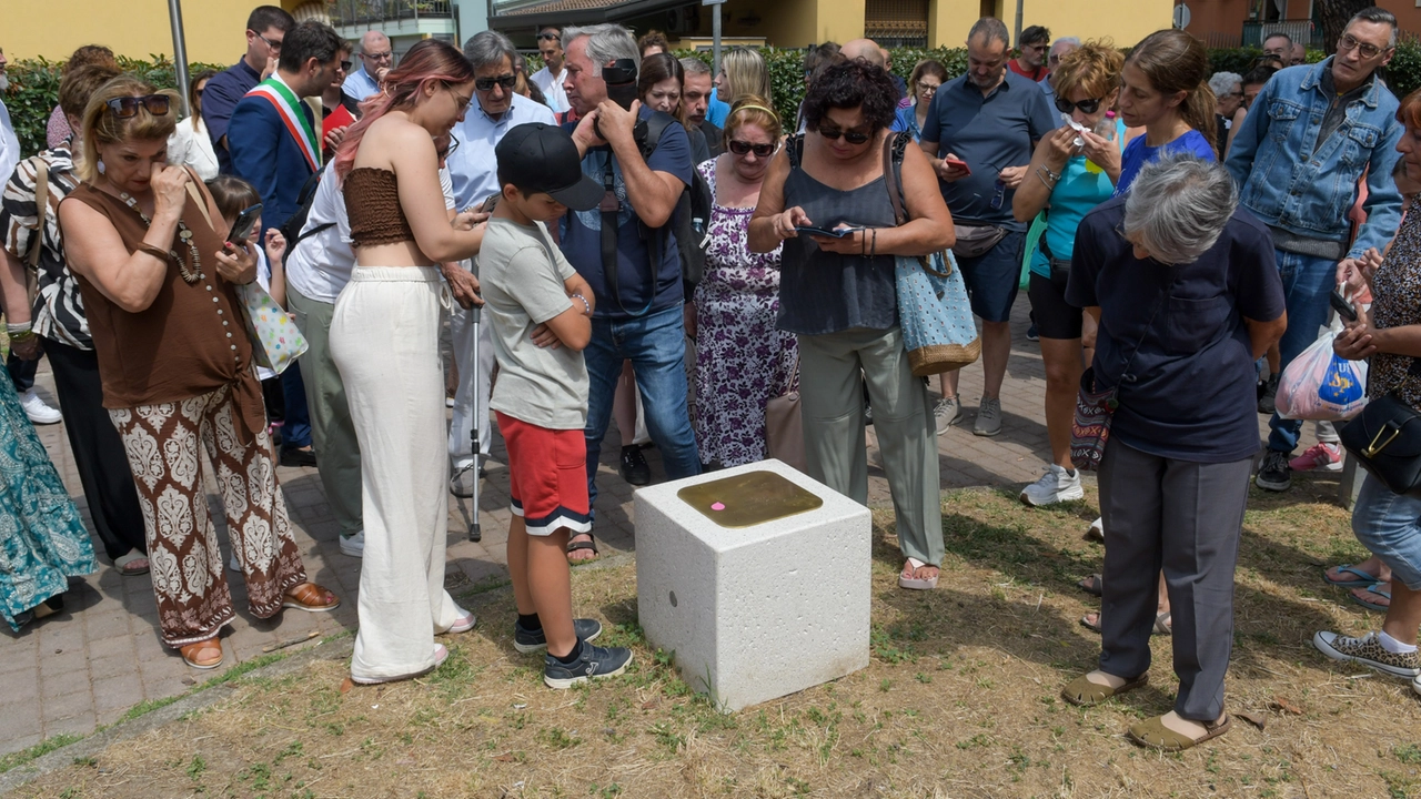 Alla cerimonia in memoria di Diana Pifferi, commozione e lacrime