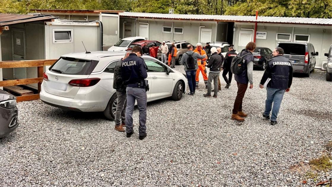Ispezione antimafia sui cantieri olimpici del Lecchese: gli investigatori della Dia nella galleria Monte Piazzo della statale 36 Ispezione antimafia sui cantieri olimpici del Lecchese: gli investigatori della Dia nella galleria Monte Piazzo della statale 36
