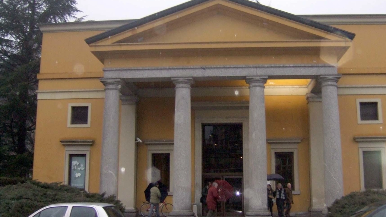 Sondrio, Amerino Pirola è consigliere dell’Associazione disturbi alimentari Onlus "Quando i figli hanno problemi ci sono addirittura molte coppie che non reggono" . Sondrio, Amerino Pirola è consigliere dell’Associazione disturbi alimentari Onlus "Quando i figli hanno problemi ci sono addirittura molte coppie che non reggono" .