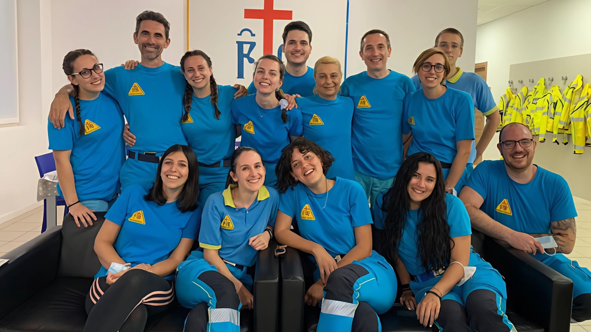 L’associazione, attiva da 40 anni, conta 170 persone tra dipendenti e volontari. Oltre al soccorso sanitario assicura sostegno a persone e popolazioni in crisi. . L’associazione, attiva da 40 anni, conta 170 persone tra dipendenti e volontari. Oltre al soccorso sanitario assicura sostegno a persone e popolazioni in crisi. .