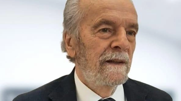 MADIGNANO (Cremona) Il vecchio scuolabus è andato in pensione ieri: dopo 27 anni di lavoro la sospensione del servizio si è... MADIGNANO (Cremona) Il vecchio scuolabus è andato in pensione ieri: dopo 27 anni di lavoro la sospensione del servizio si è...