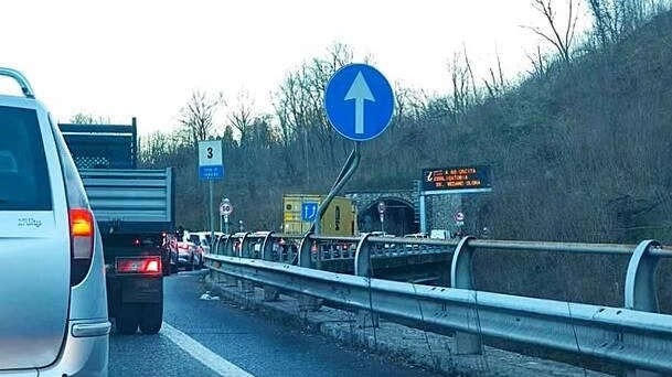 Varese, il consigliere regionale Pd Astuti critica la risposta all’interrogazione "Pirellone e Pedemontana evasive sui lavori, non sanno fare programmazione". Varese, il consigliere regionale Pd Astuti critica la risposta all’interrogazione "Pirellone e Pedemontana evasive sui lavori, non sanno fare programmazione".