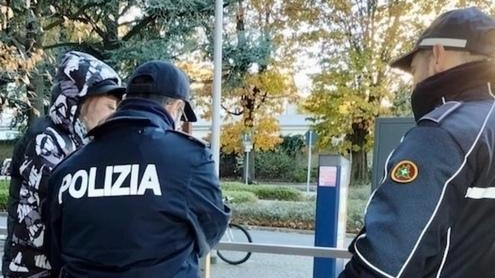 Denunciati tre giovani, due dei quali minorenni, per estorsione aggravata, vittime due giovanissimi. I fatti risalgono al tardo pomeriggio di... Denunciati tre giovani, due dei quali minorenni, per estorsione aggravata, vittime due giovanissimi. I fatti risalgono al tardo pomeriggio di...